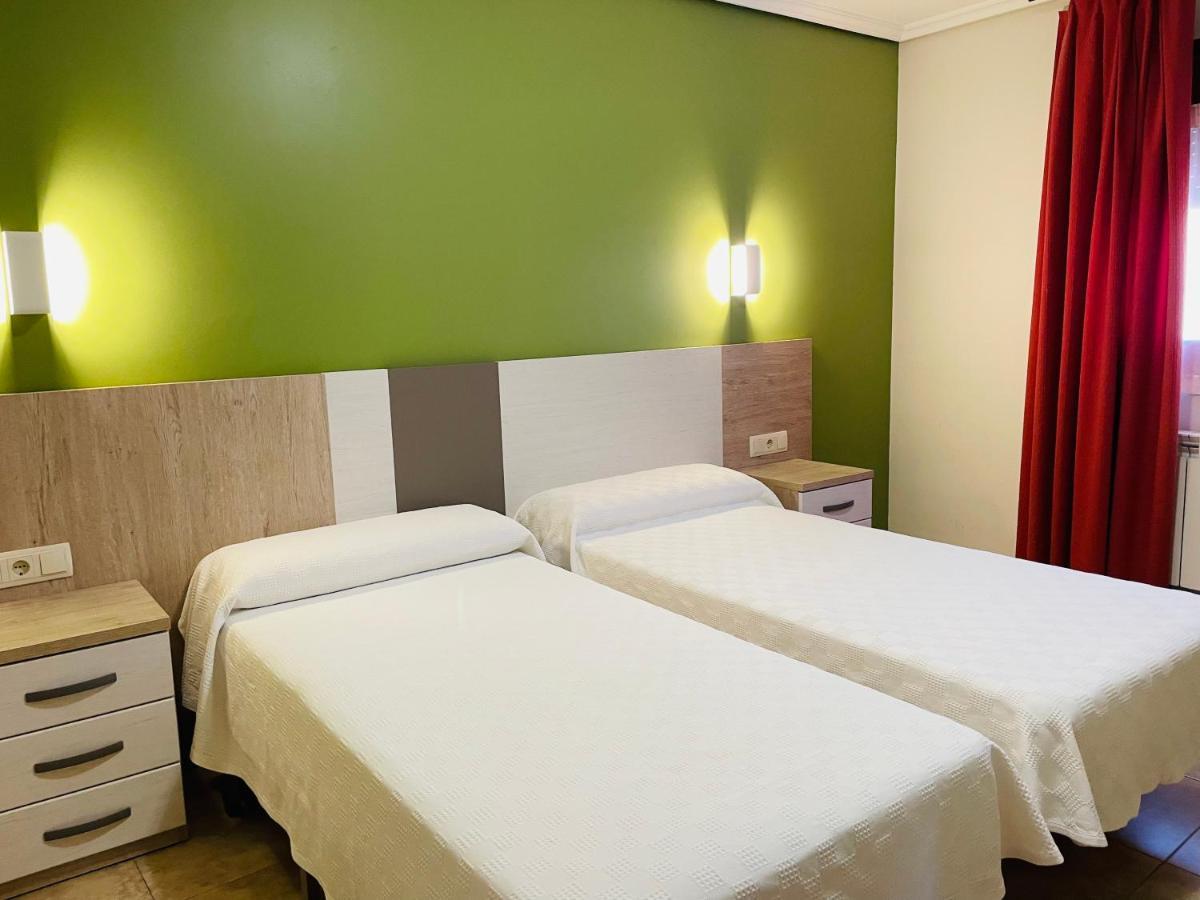 Hostal Labranza Fuenmayor Extérieur photo