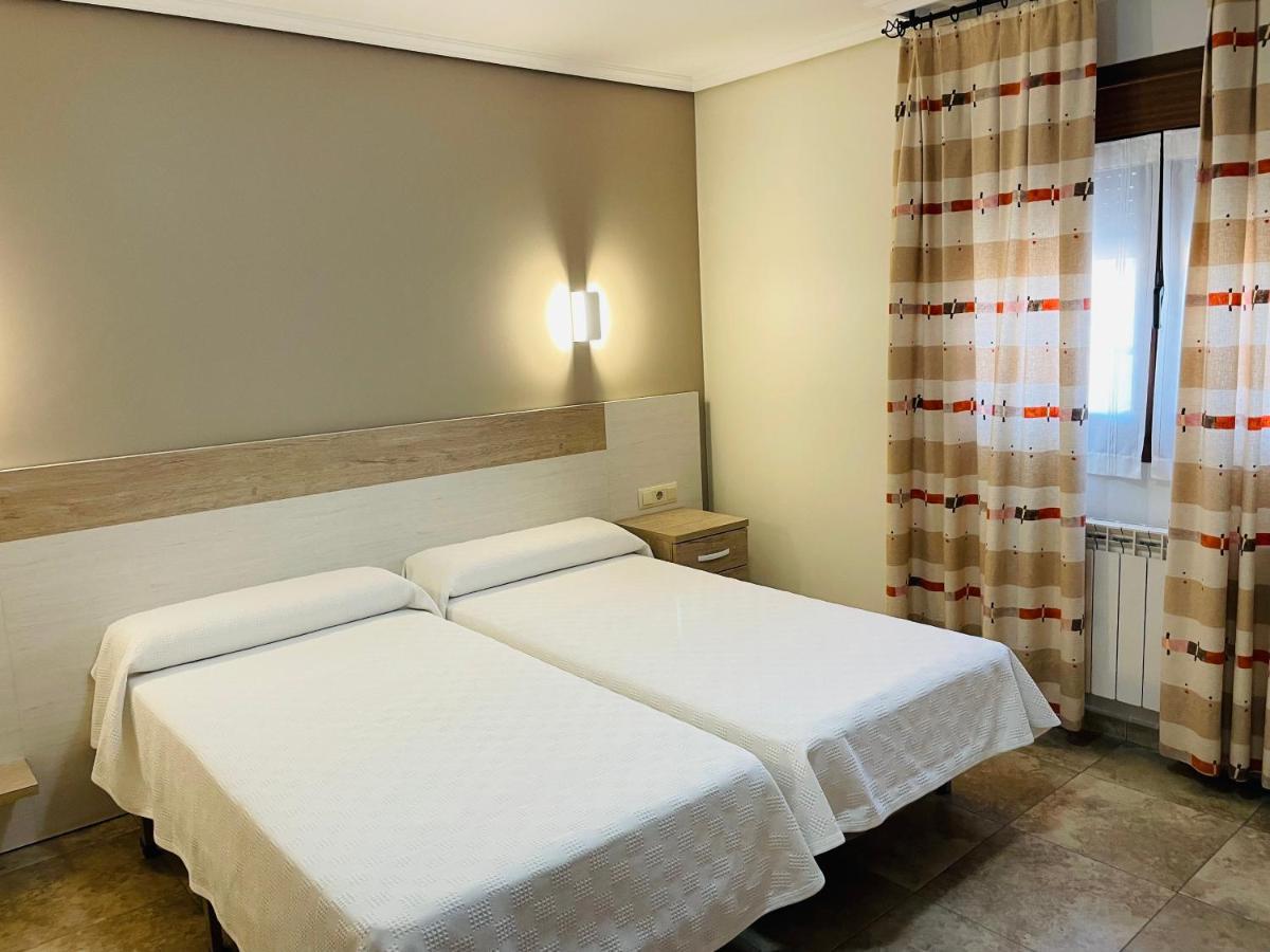 Hostal Labranza Fuenmayor Extérieur photo
