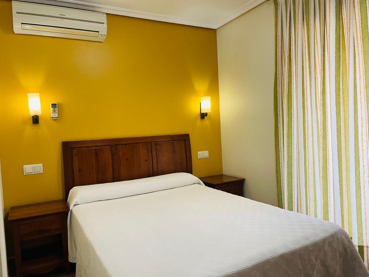 Hostal Labranza Fuenmayor Extérieur photo