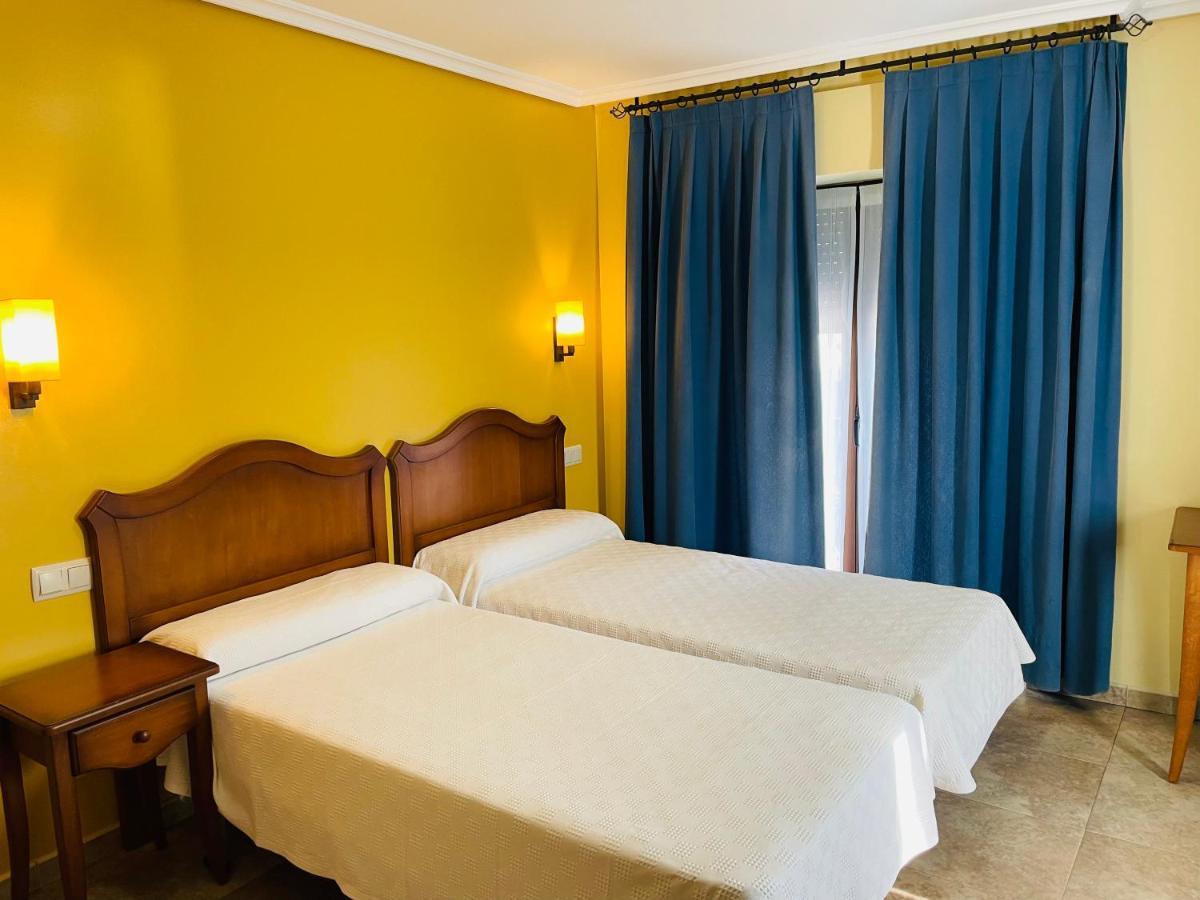 Hostal Labranza Fuenmayor Extérieur photo