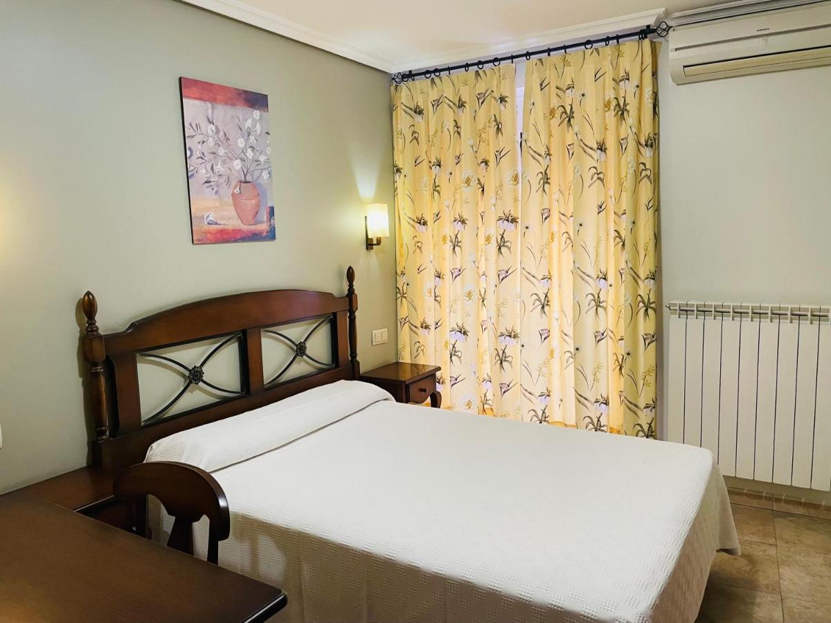 Hostal Labranza Fuenmayor Extérieur photo